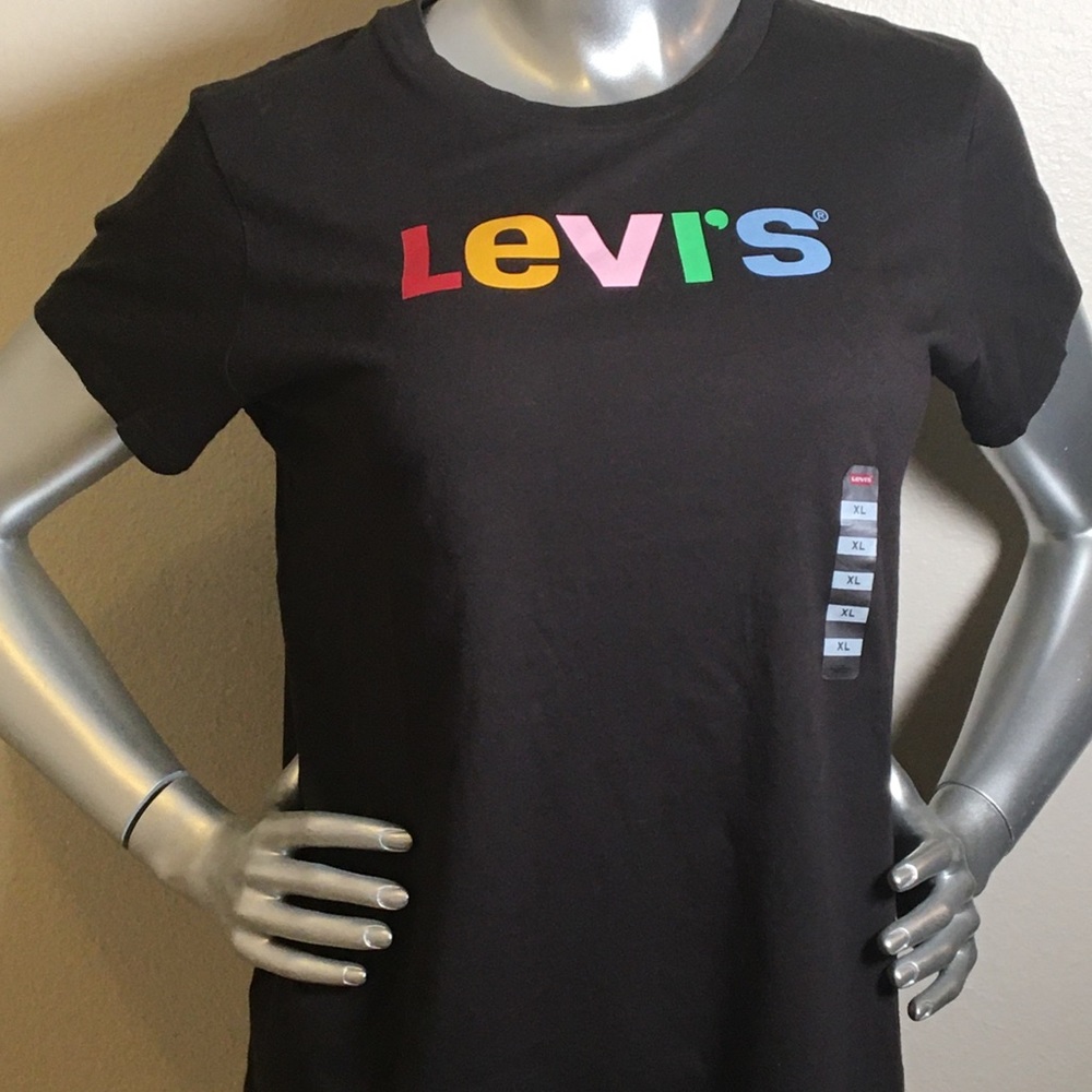 NWT XL LEVIS t-shirt